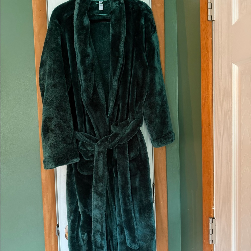 Stars Above Plush Green Robe